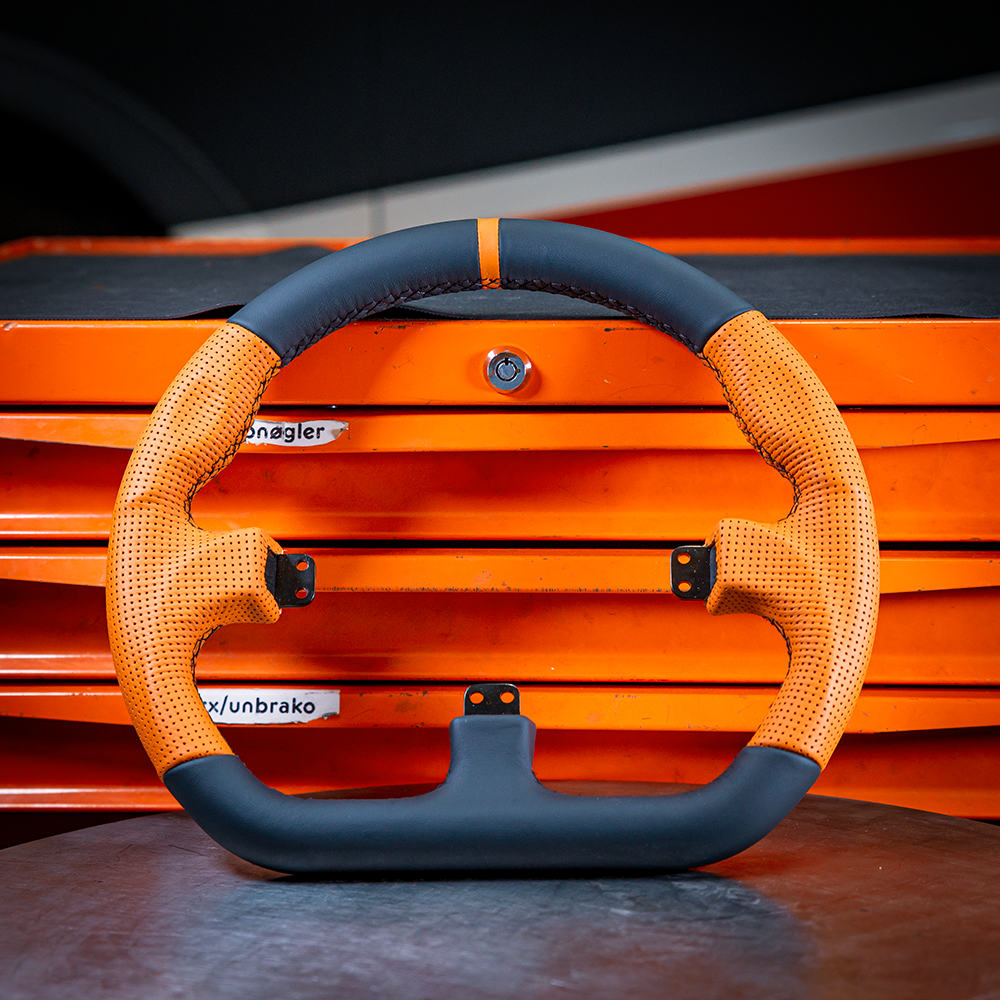 Asetek Closed D Orange Leather – Aro Volante GT