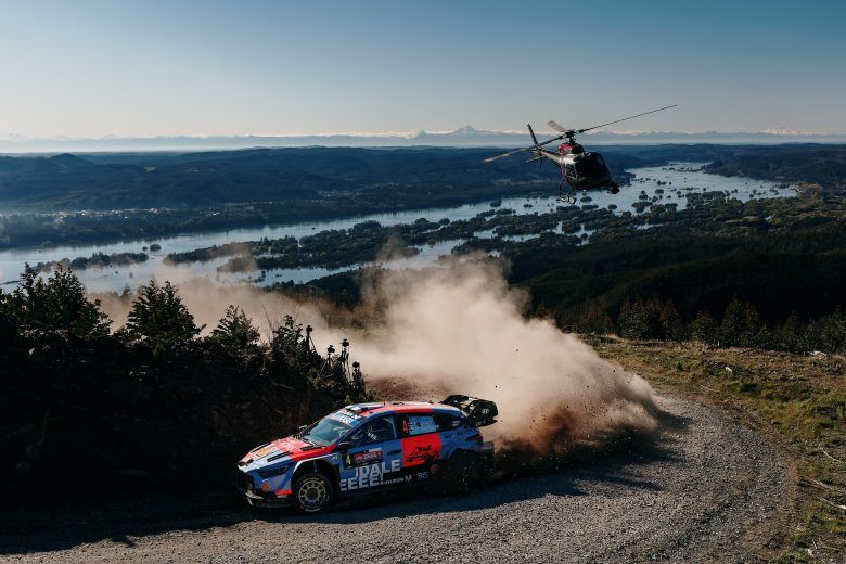 Esapekka Lappi al volante del Hyundai i20 N Rally1 número 4 en una curva de tierra del Rally de Chile 2026