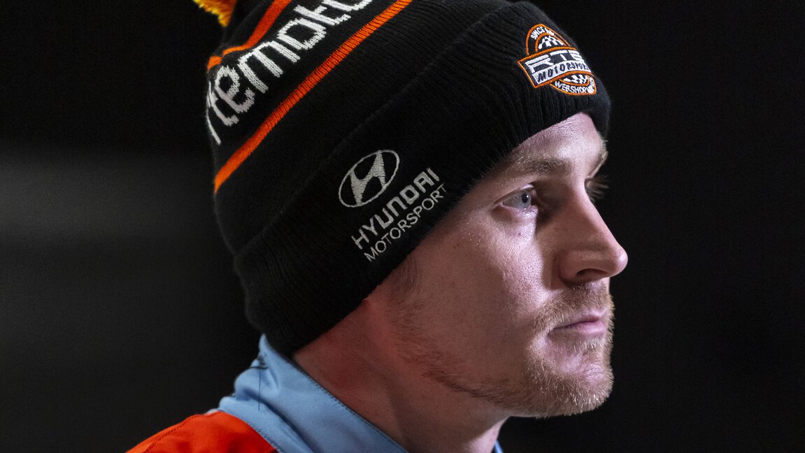 Esapekka Lappi con gorro de Hyundai Motorsport, fotografía de archivo del Rally de Suecia 2026