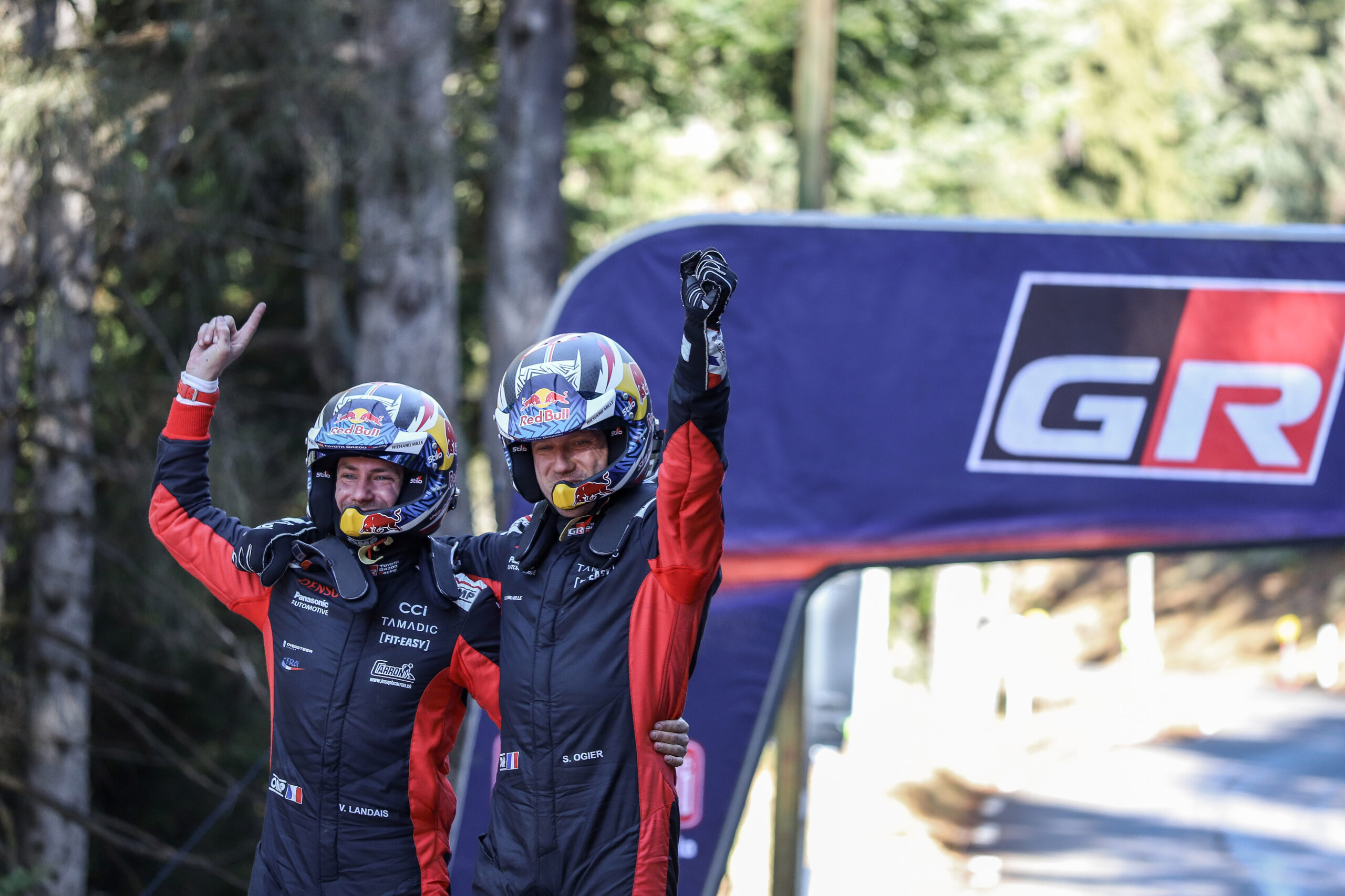 Sébastien Ogier y Vincent Landais celebran en Monte-Carlo 2025; fotografía de archivo de Toyota